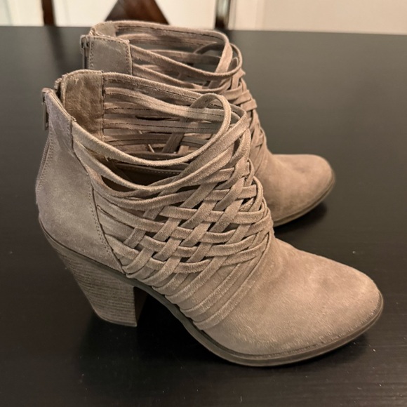 Women's grey Ankle Boots - Picture 4 of 9